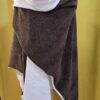Cape en maille chenille marron lurex argenté et double gaze blanche