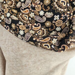 Cape en maille beige chiné et viscose fond noire, ocre et marron