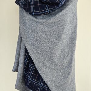 Cape en maille bleue chinée et viscose marine et lurex