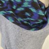 Cape en maille bleue chinée et viscose turquoise, verte et noire – Image 2