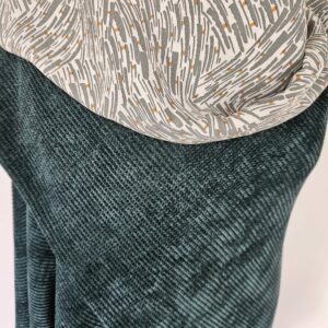 Cape en maille chenille verte et viscose confetti beige/verte