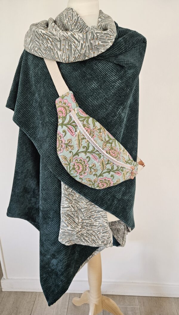 Cape en maille chenille verte et viscose confetti beige/verte – Image 3