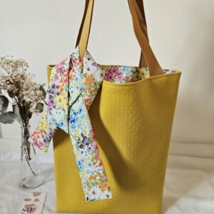 Tote-bag jaune en simili-cuir intérieur fleuri