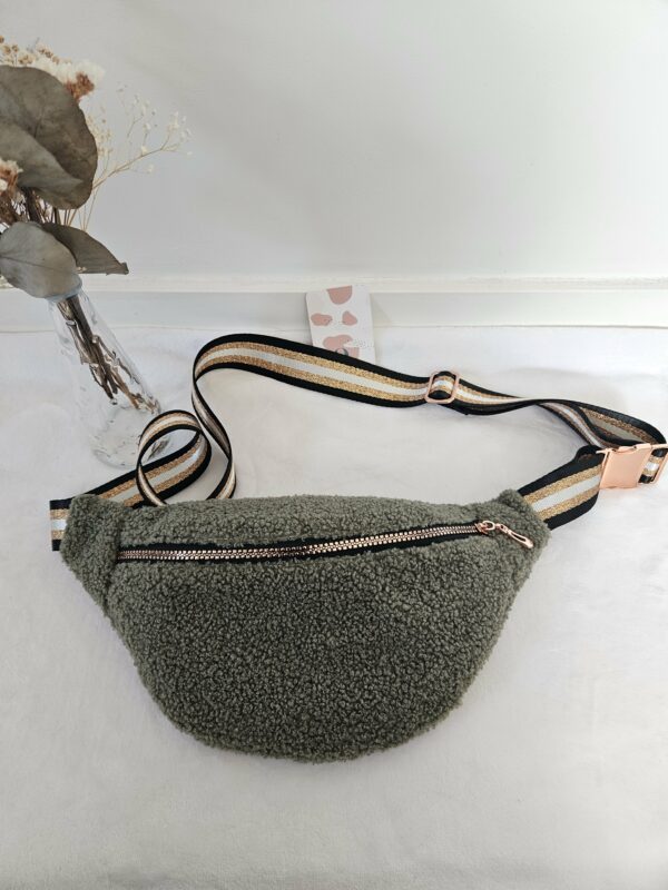Sac Banane teddy peluche vert kaki intérieur japonisant