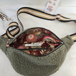Sac Banane teddy peluche vert kaki intérieur japonisant
