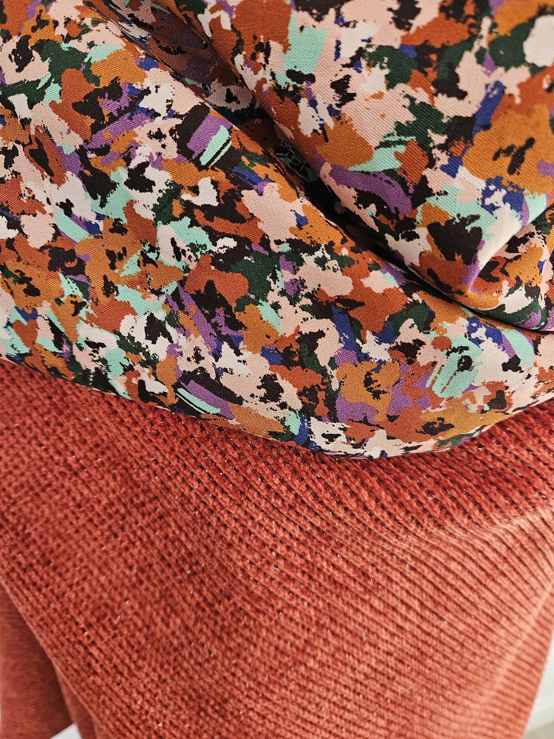 Cape en maille terracotta, et viscose multicolor – Image 2