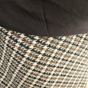 Cape en laine mélangée marron, écrue et noire et viscose noire