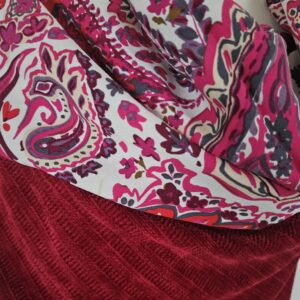 Cape en maille chenille rouge et viscose