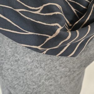 Cape en maille vert clair chiné et viscose