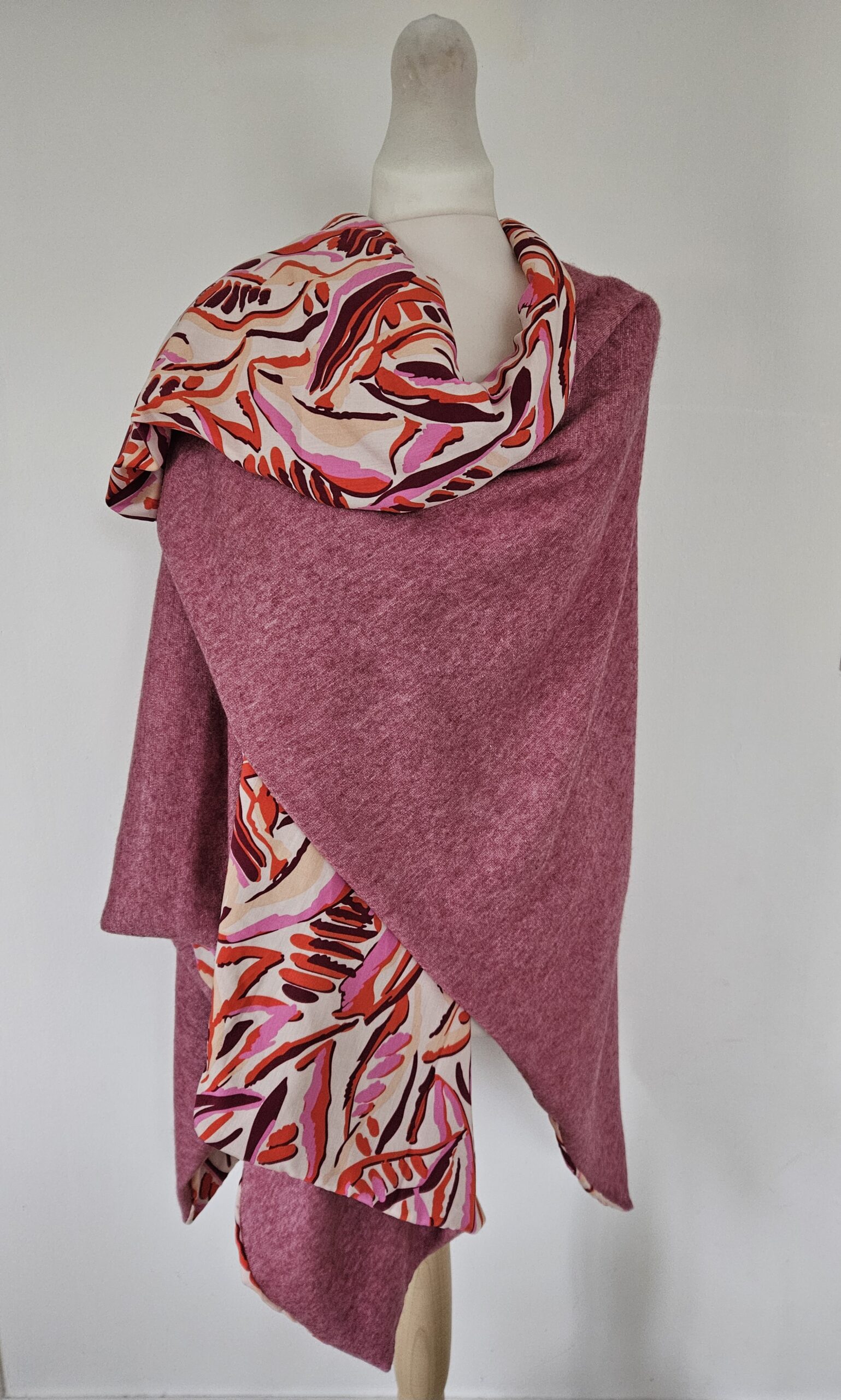 Cape en maille rose chiné et viscose