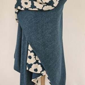 Cape en maille vert canard et viscose écrue et vert canard