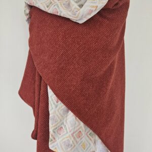 Cape en maille bordeaux et double gaze de coton