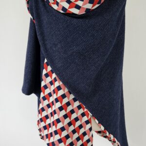 Cape en maille bleue marine et crêpe viscose