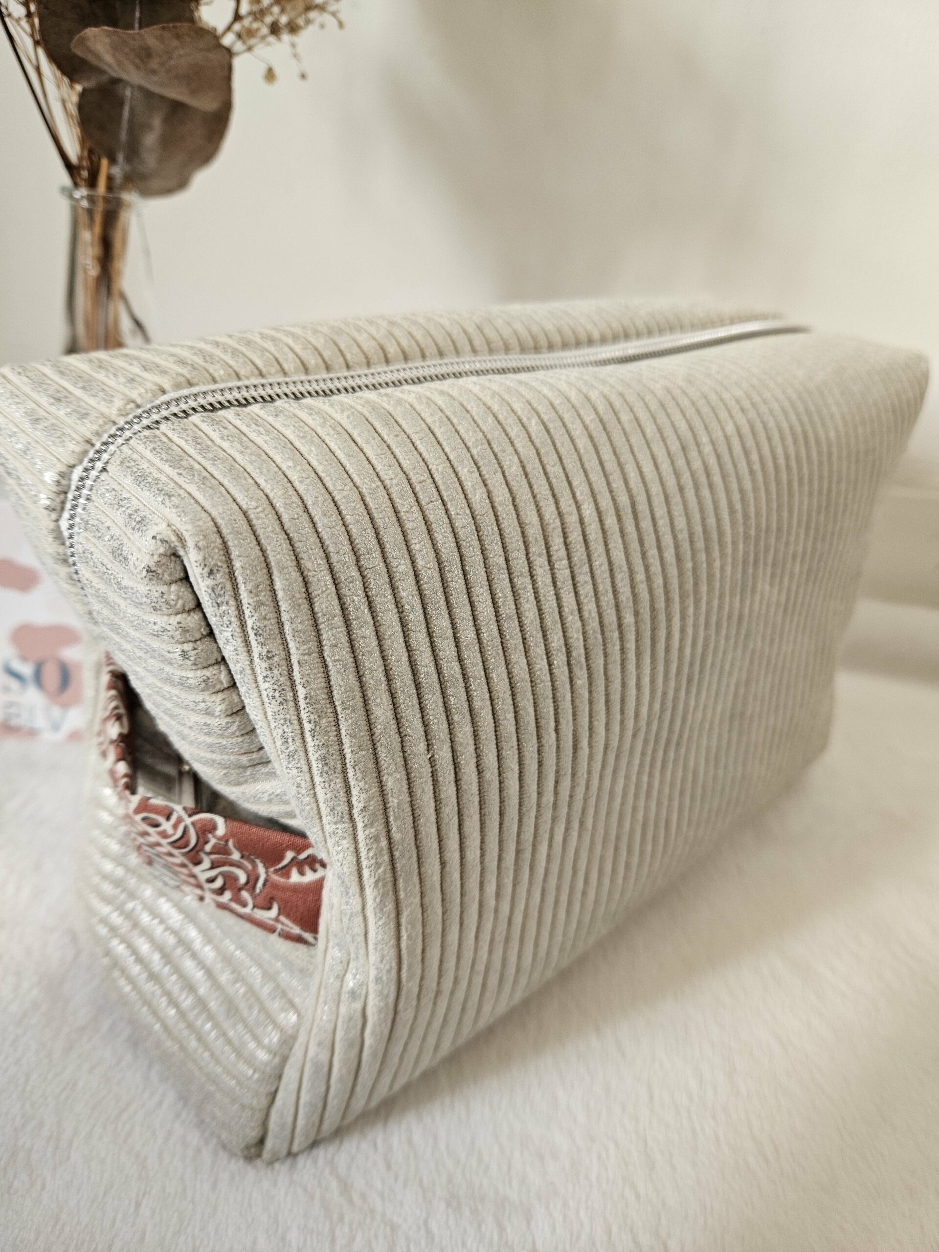 Trousse de toilette velours côtelé beige irisé argenté intérieur coton enduit fleuri – Image 3