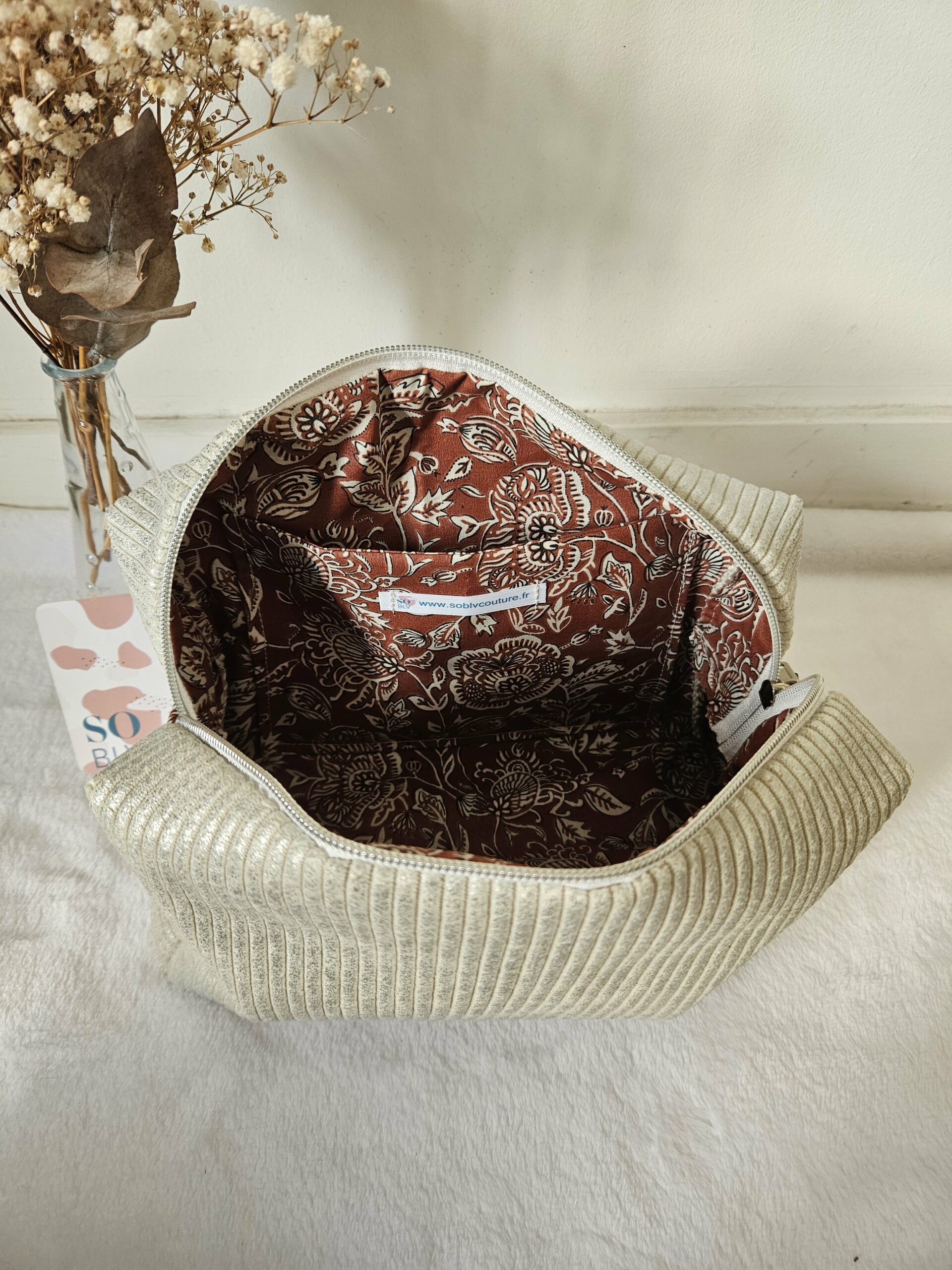 Trousse de toilette velours côtelé beige irisé argenté intérieur coton enduit fleuri – Image 2