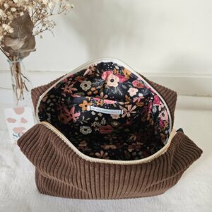 Trousse de toilette velours côtelé marron intérieur coton enduit fleuri