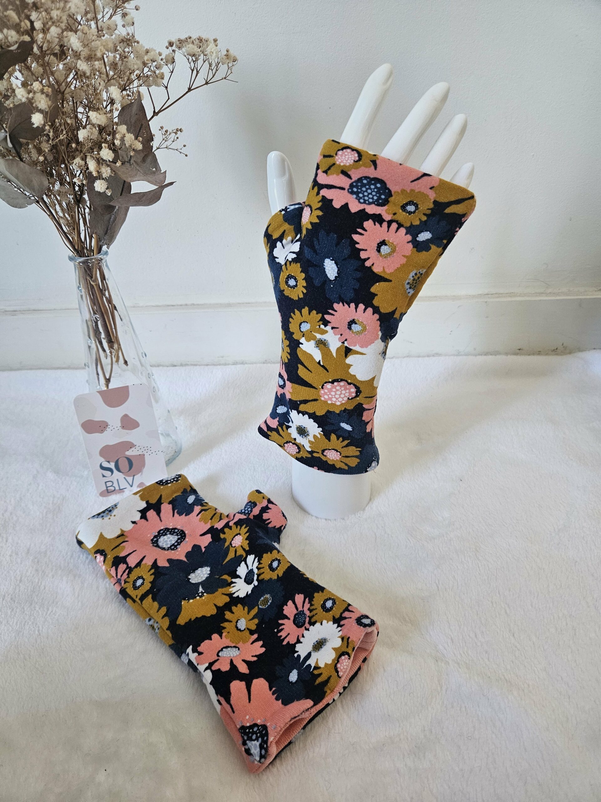 Mitaines réversibles en maille sweat fleurie – Image 2