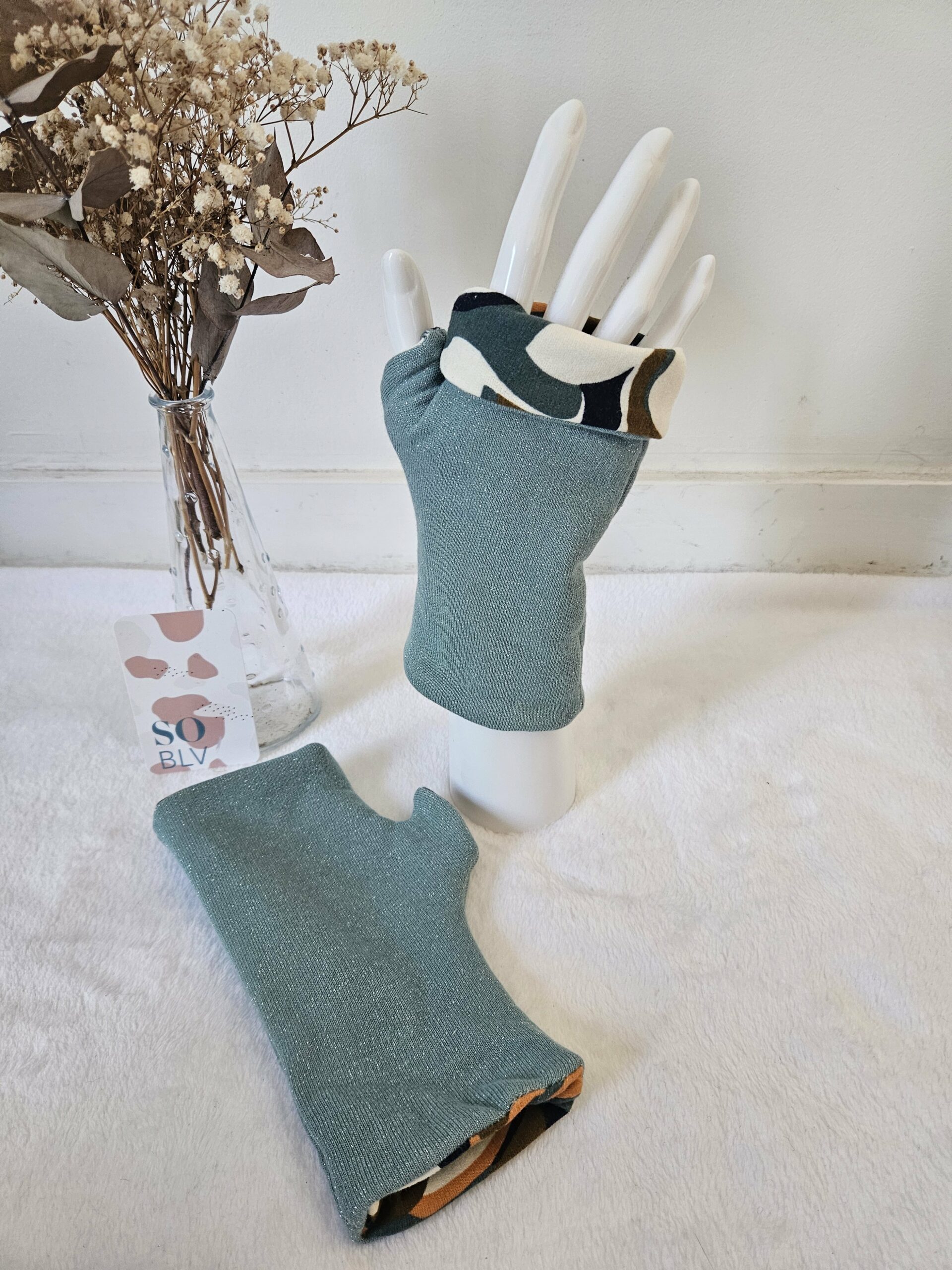 Mitaines réversibles en maille sweat vert d'eau – Image 3