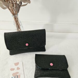 Porte-monnaie simili-cuir noir texturé (grand format) / intérieur coton fleuri