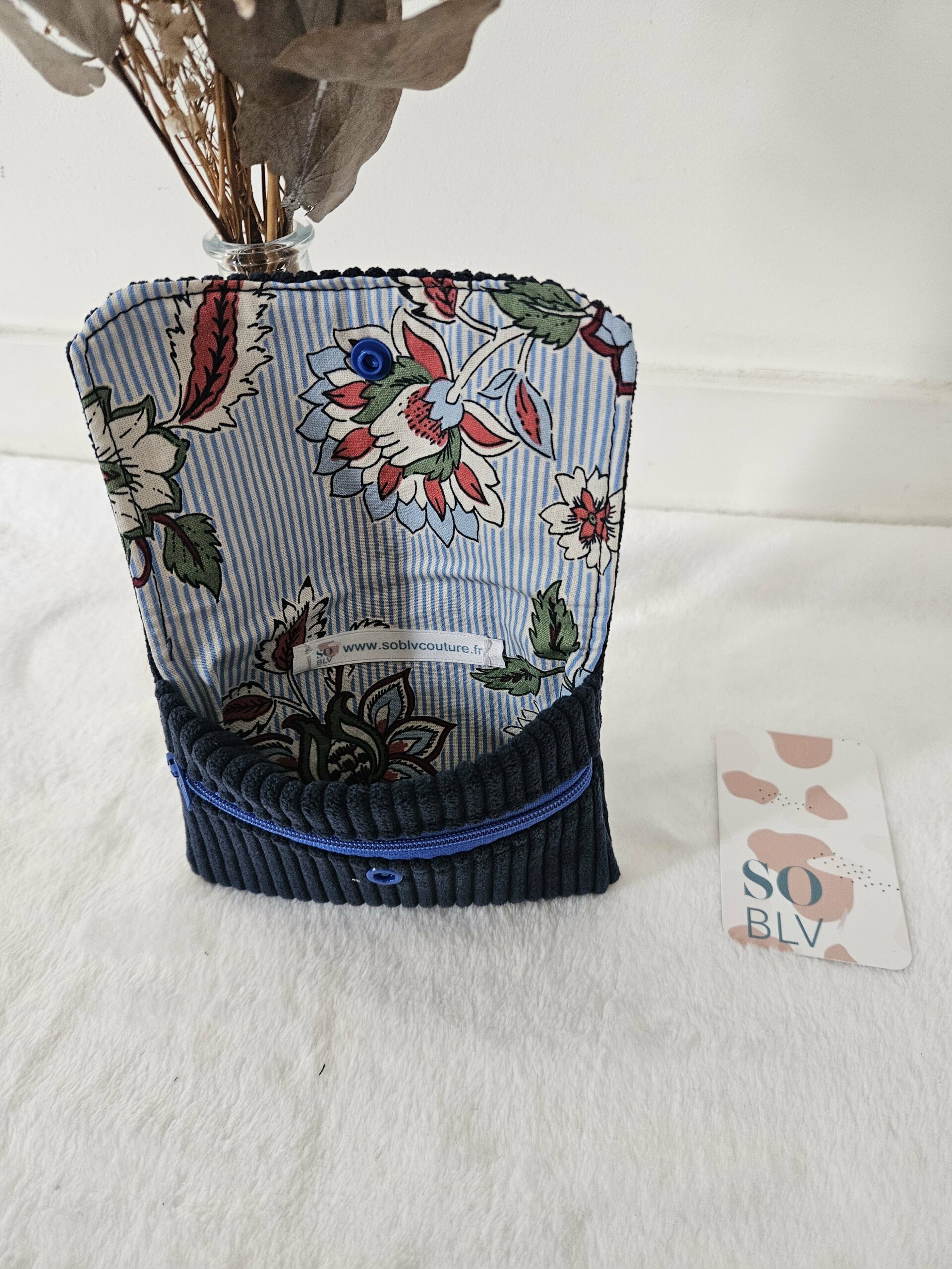 Porte-monnaie velours côtelé bleu marine (petit format) / intérieur coton fleuri – Image 3
