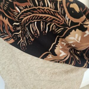 Cape en maille beige chinée et viscose imprimée cachemire