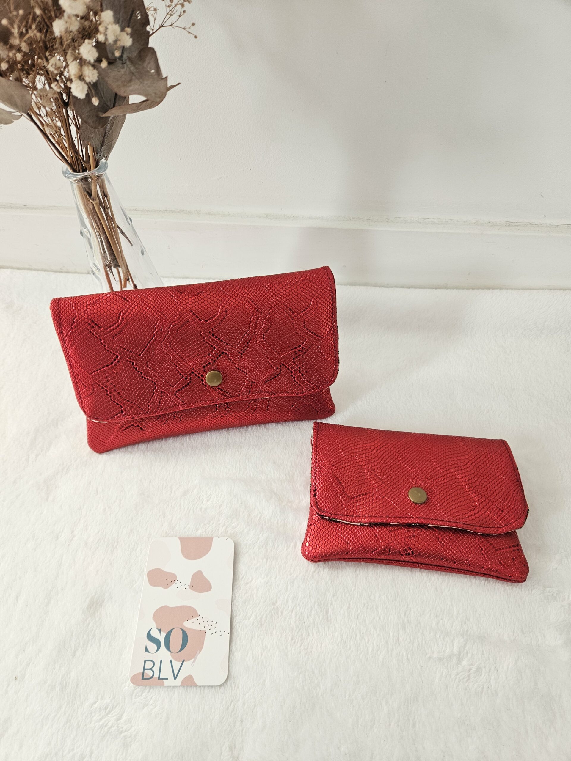 Porte-monnaie simili-cuir rouge croco (petit format) / intérieur fleuri