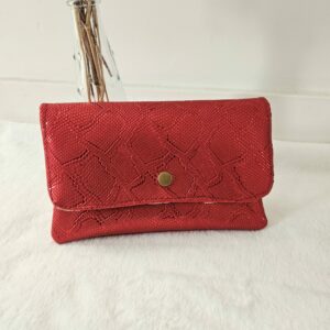 Porte-monnaie simili-cuir rouge croco (grand format) / intérieur fleuri (Copie)