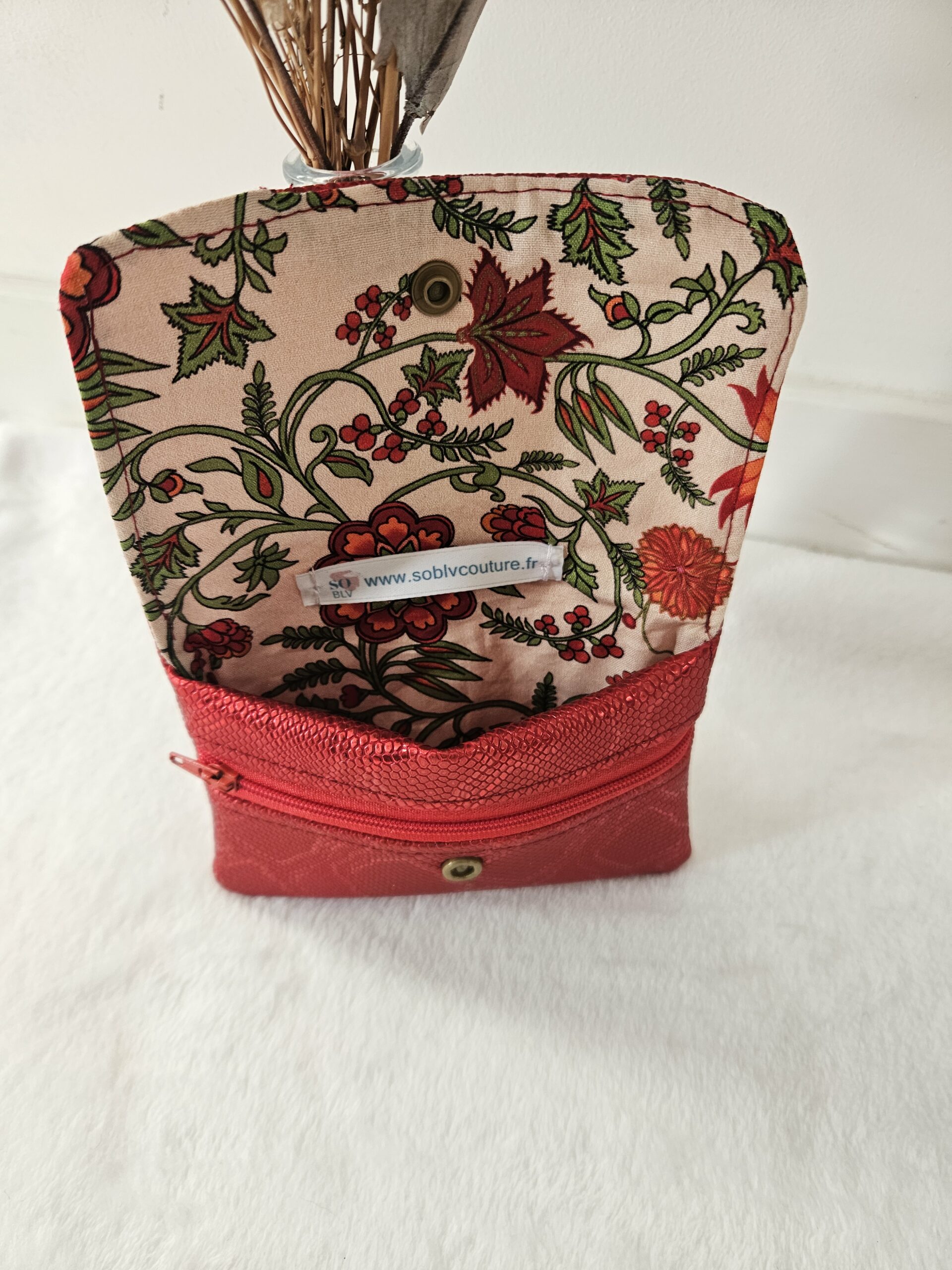 Porte-monnaie simili-cuir rouge croco (petit format) / intérieur fleuri – Image 3